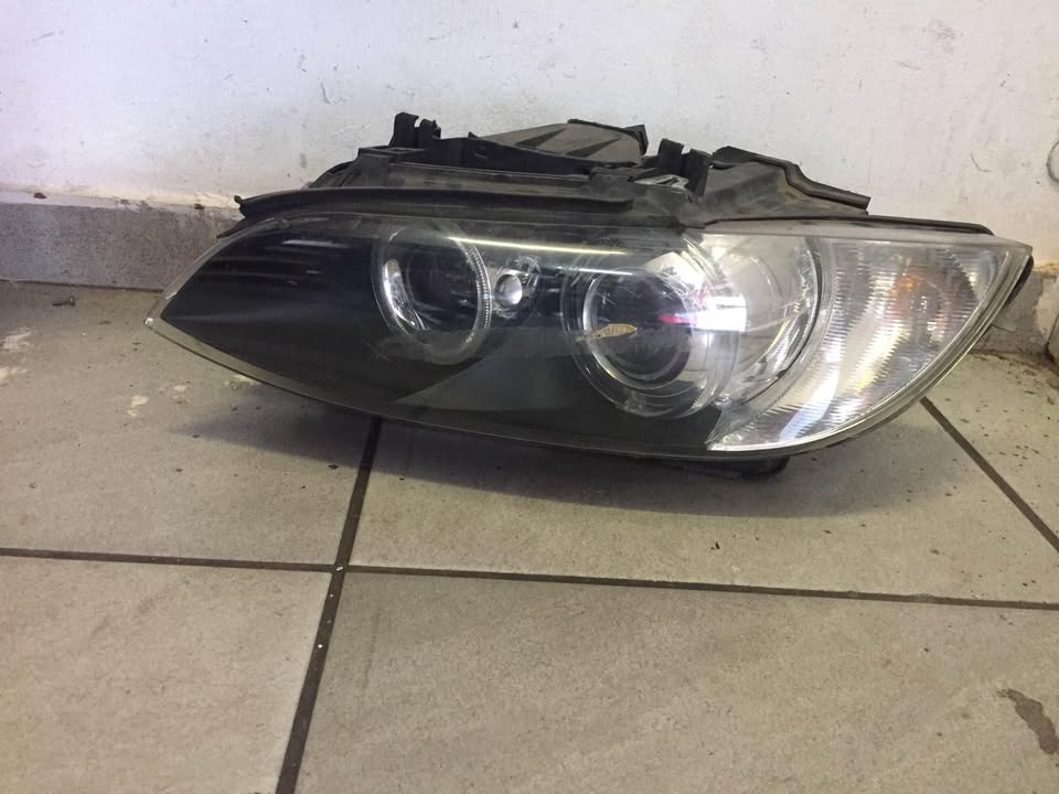 BMW E92 headlight for sell in good condition nice and clean - Private Seller