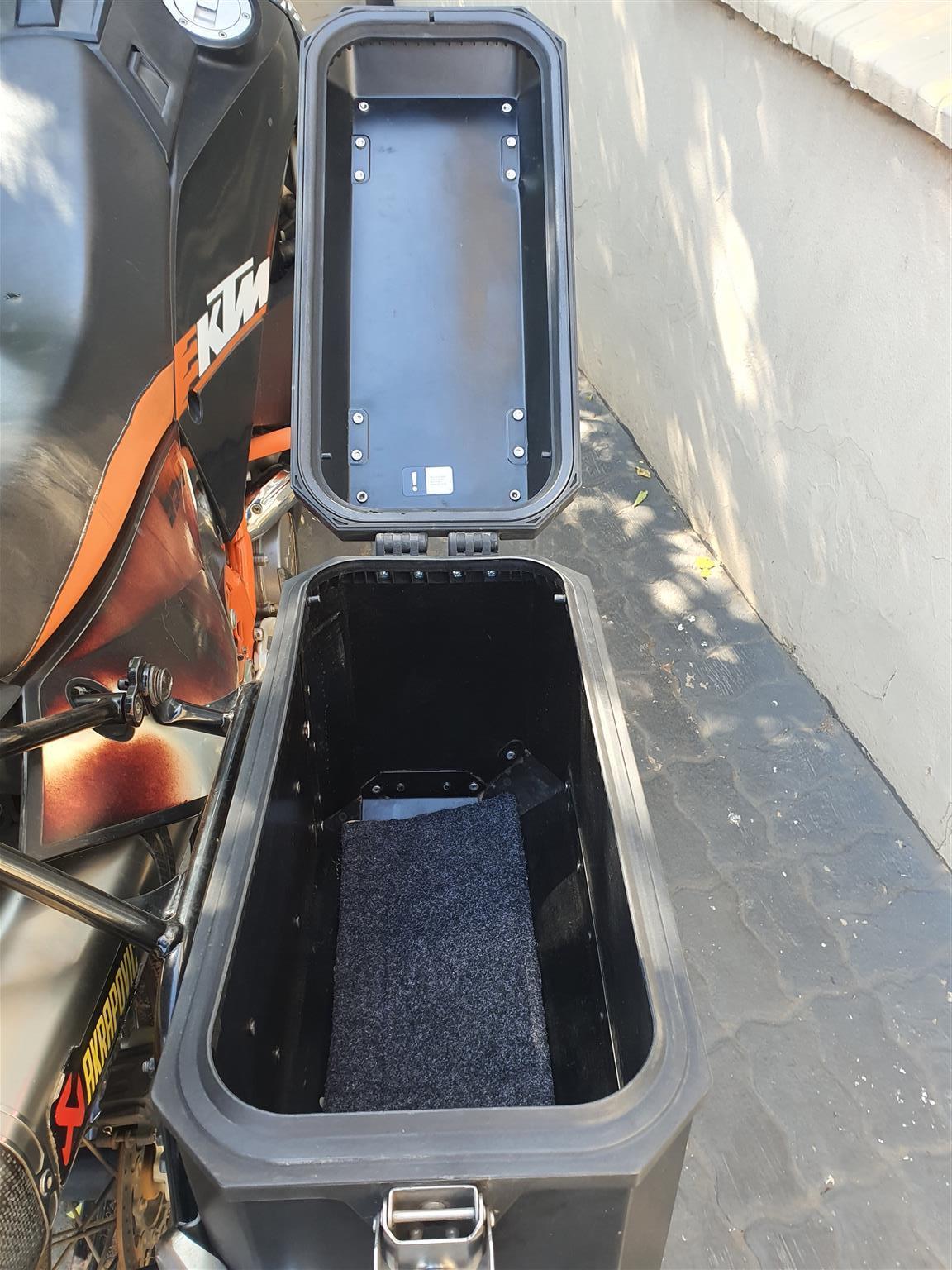 KTM 990/950 Adventure Top box and Panniers Boxes | Junk Mail