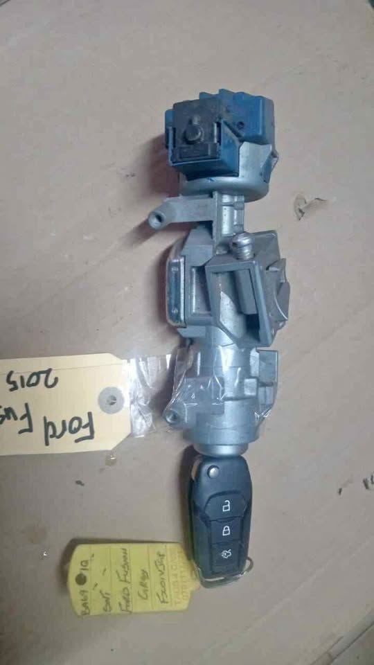 Ford Fusion 2015 ignition with key - Private Seller Ford Fusion 2015 ignition with key - Private Seller