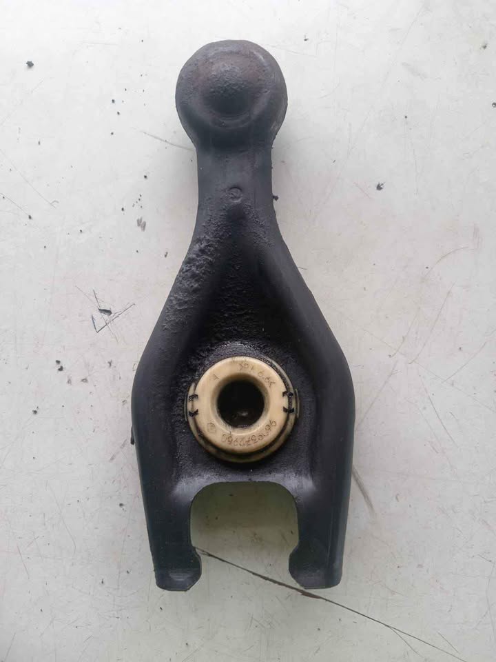 Peugeot 207 clutch fork