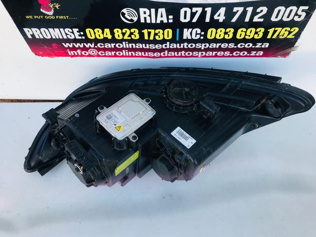 Kia Sorento right side LED Xenon headlight - Private Seller Kia Sorento right side LED Xenon headlight - Private Seller