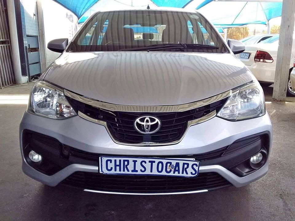 2017 Toyota Etios hatchback 2017