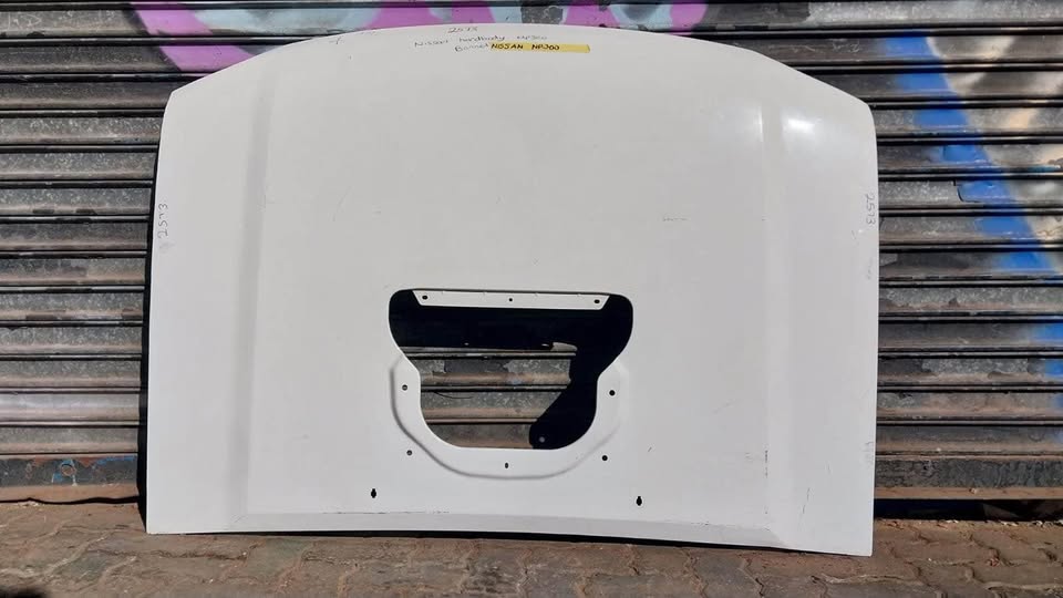 Nissan Np300 bonnet - Private Seller Nissan Np300 bonnet - Private Seller