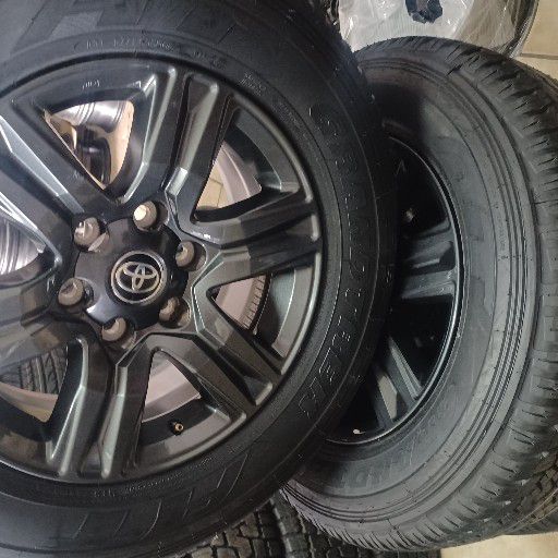 Toyota 17inch rims and tyres