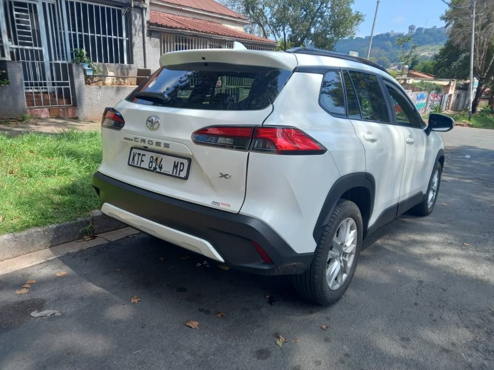 2023 TOYOTA COROLLA CROSS 1.8 XS, AUTOMATIC, WHITE, 22000KMS,Service book