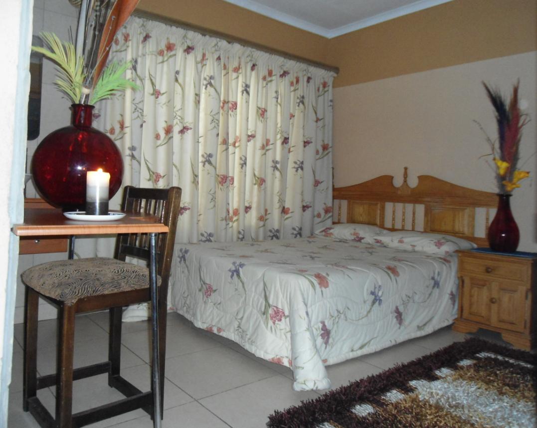 Upmarket Cozy and Furnished Bachelor Flat in Centurion