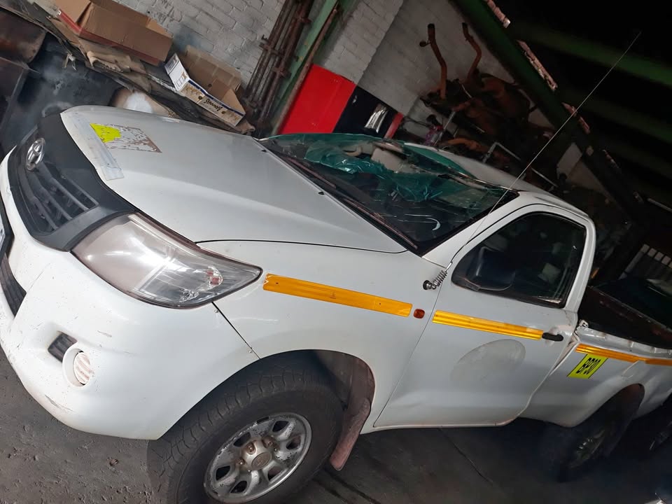 2014 Toyota Hilux D4D Single Cab Stripping For Spares - Private Seller 2014 Toyota Hilux D4D Single Cab Stripping For Spares - Private Seller