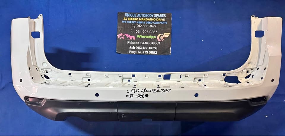 Toyota Land Cruiser 300 Rear Back Bumper - Private Seller Toyota Land Cruiser 300 Rear Back Bumper - Private Seller