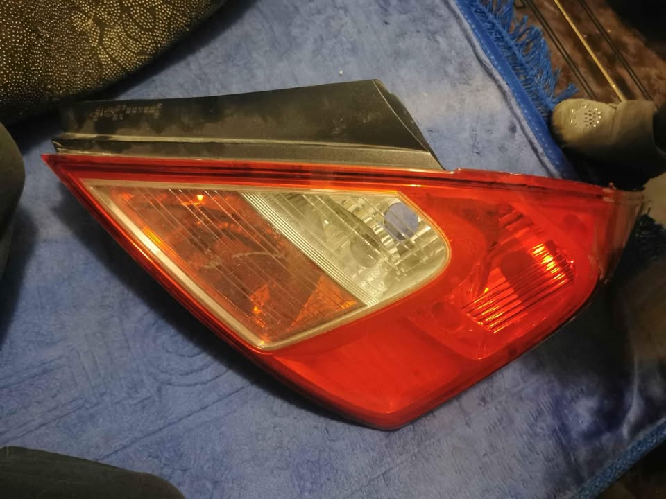 Nissan Almera right taillight - Private Seller Nissan Almera right taillight - Private Seller