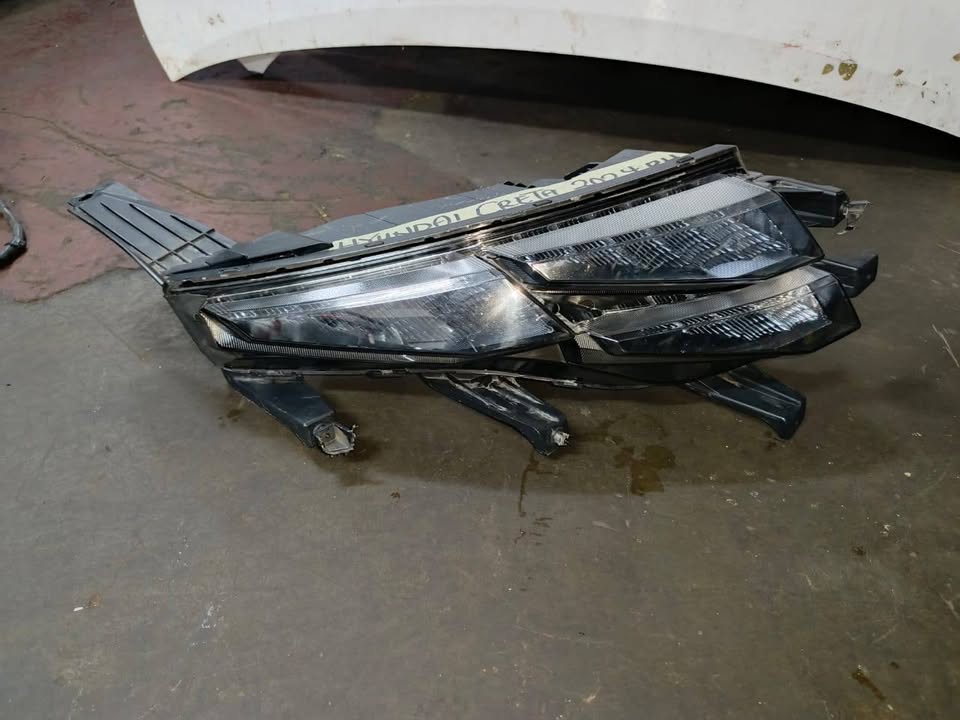 Hyundai creta Right Headlight - Private Seller Hyundai creta Right Headlight - Private Seller