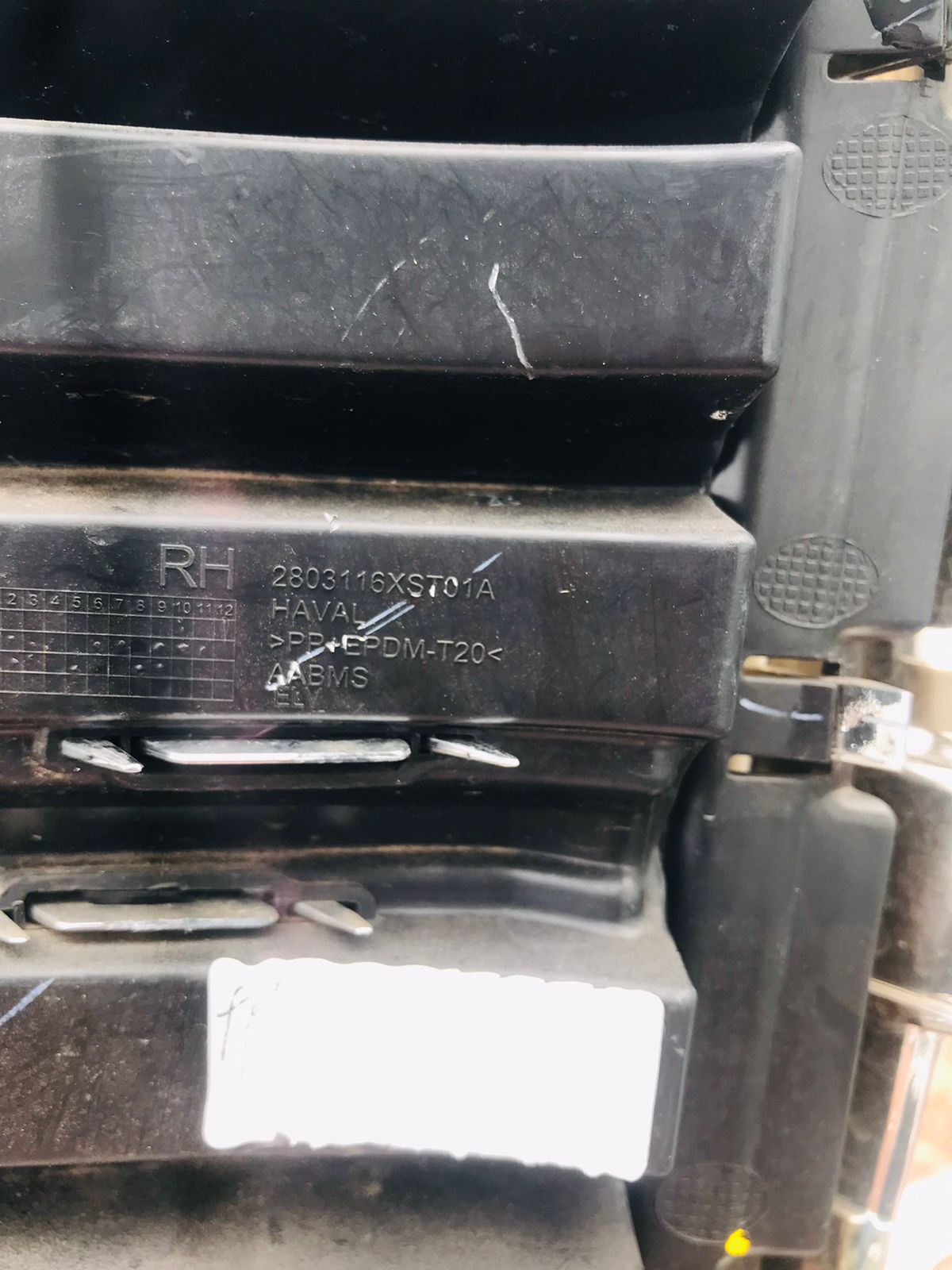 Haval Jolion left and right side foglight cover chrome side - Private Seller Haval Jolion left and right side foglight cover chrome side - Private Seller