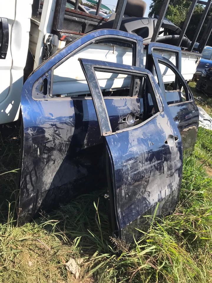 Mercedes Benz x250d Doors