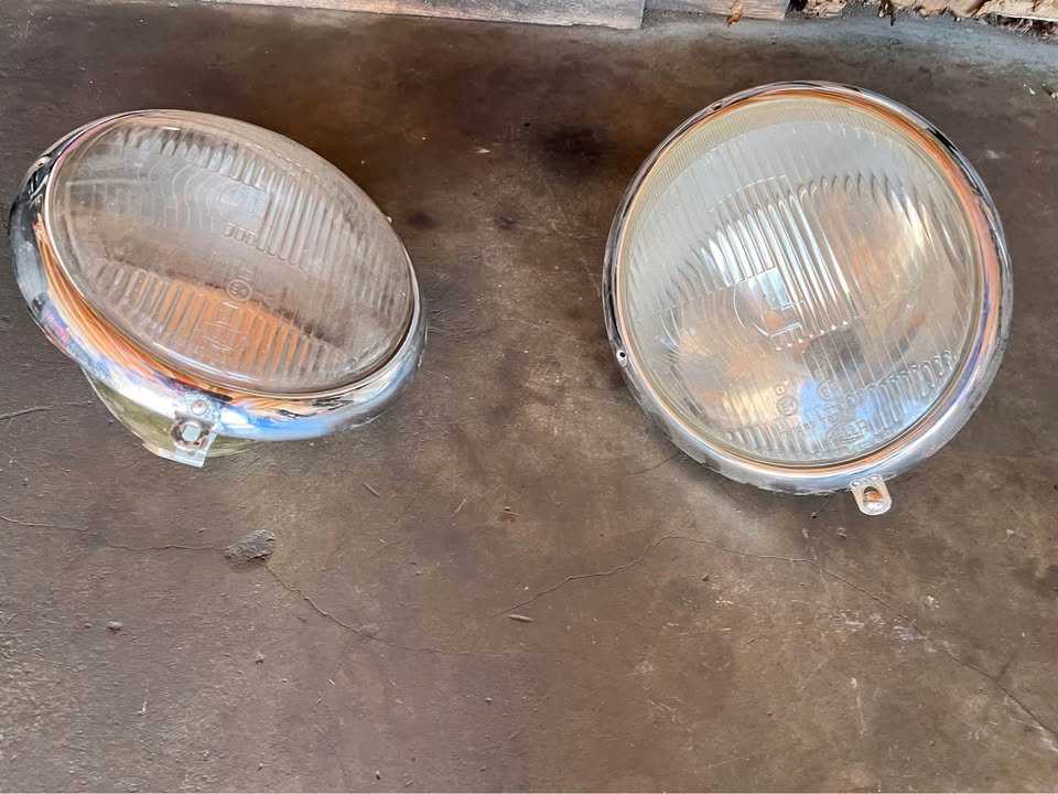 VW Beetle 60s Headlights With Trims