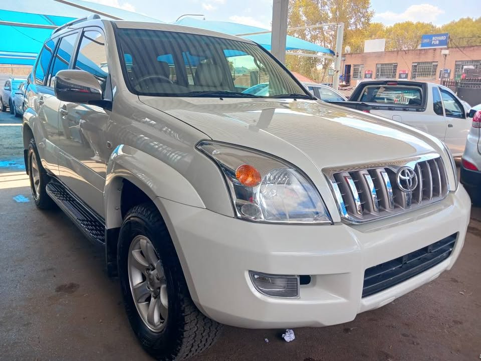 2009 TOYOTA PRADO V6 4.0 4X4 Transmission: Manual Mileage: 191000km Fueltype: Petrol White