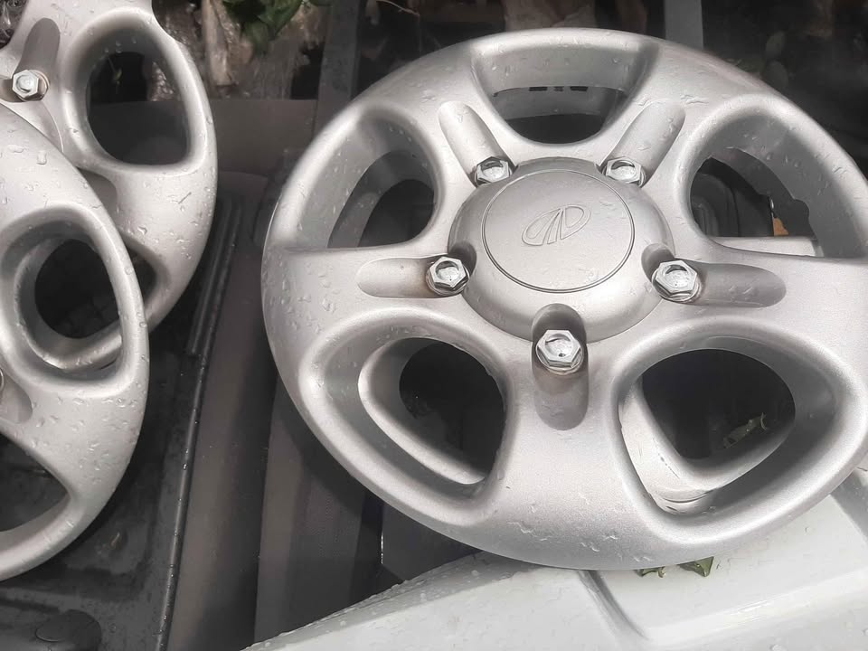 MAHINDRA WHEEL CAPS A SET (4). SECOND HAND STILL GOOD FOR VARIOUS OTHER CARS TOO - Private Seller
