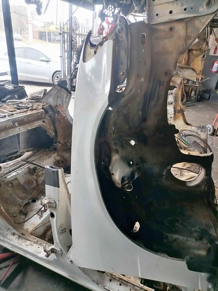 Toyota corolla RSI/RXI shape RHS fender - Private Seller