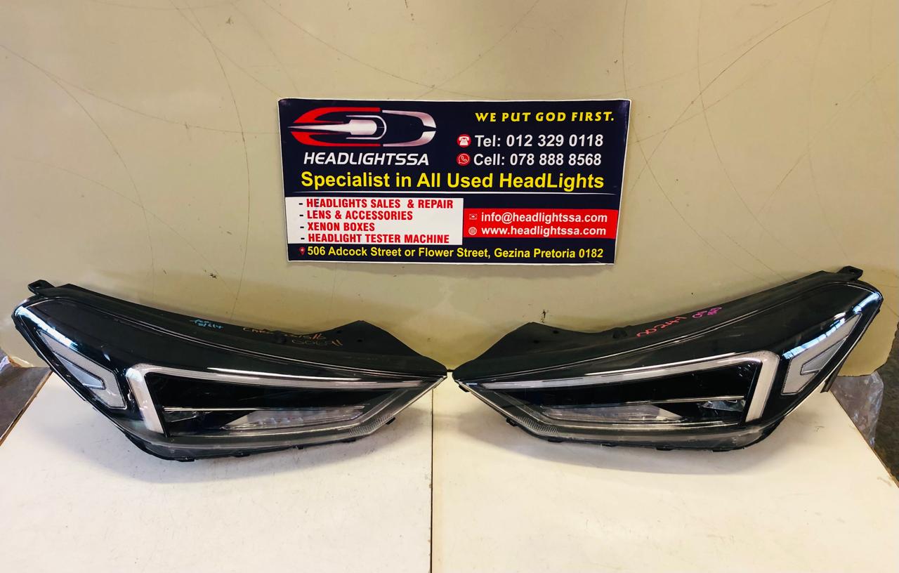 Hyundai Tucson left and right side LED xenon headlights - Private Seller Hyundai Tucson left and right side LED xenon headlights - Private Seller
