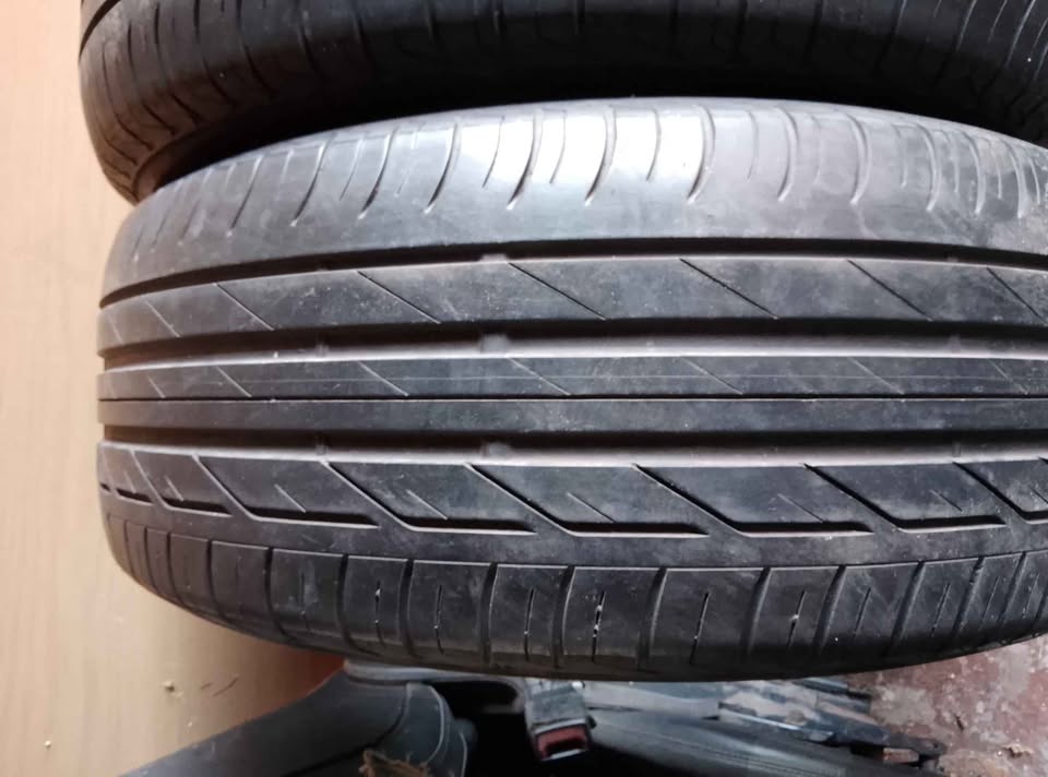 2 X 225/50/18 Bridgestone run flat tyres for sell - Private Seller