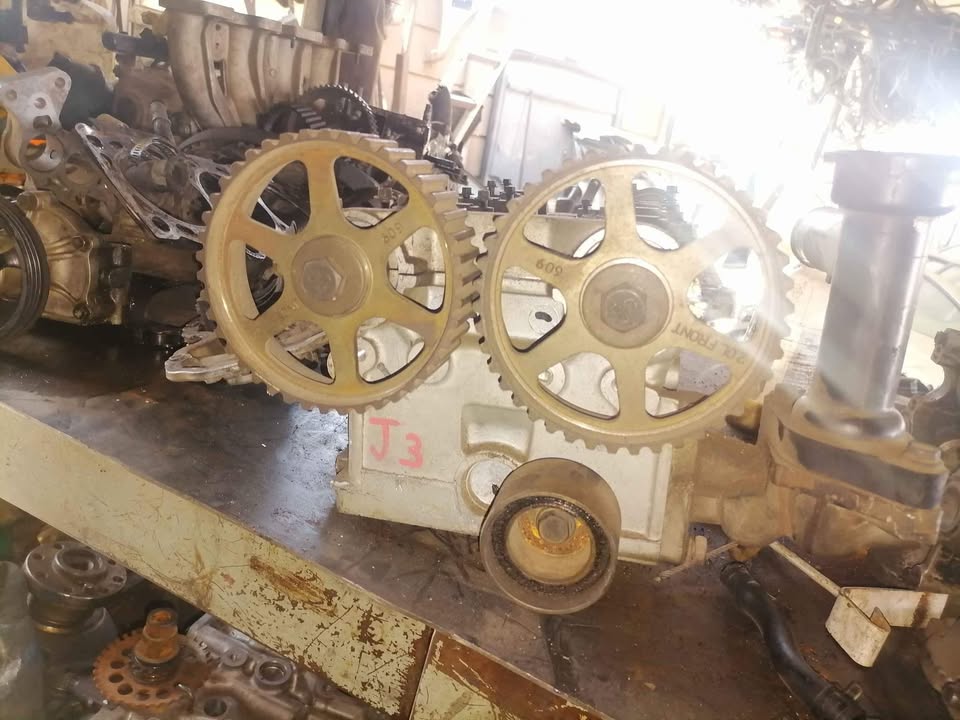 Hyundai J3 cylinder head
