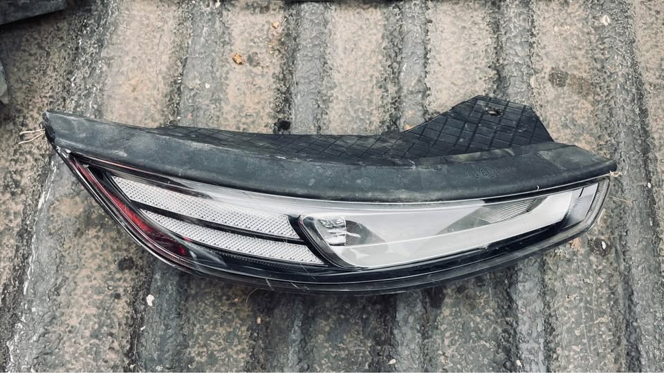 Hyundai Venue headlight - Private Seller