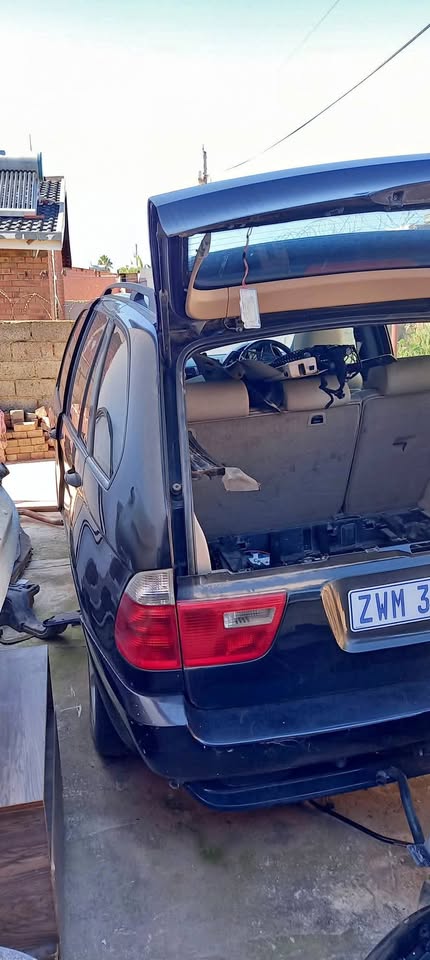 Bmw x5 e53 facelift stripping for spares - Private Seller Bmw x5 e53 facelift stripping for spares - Private Seller