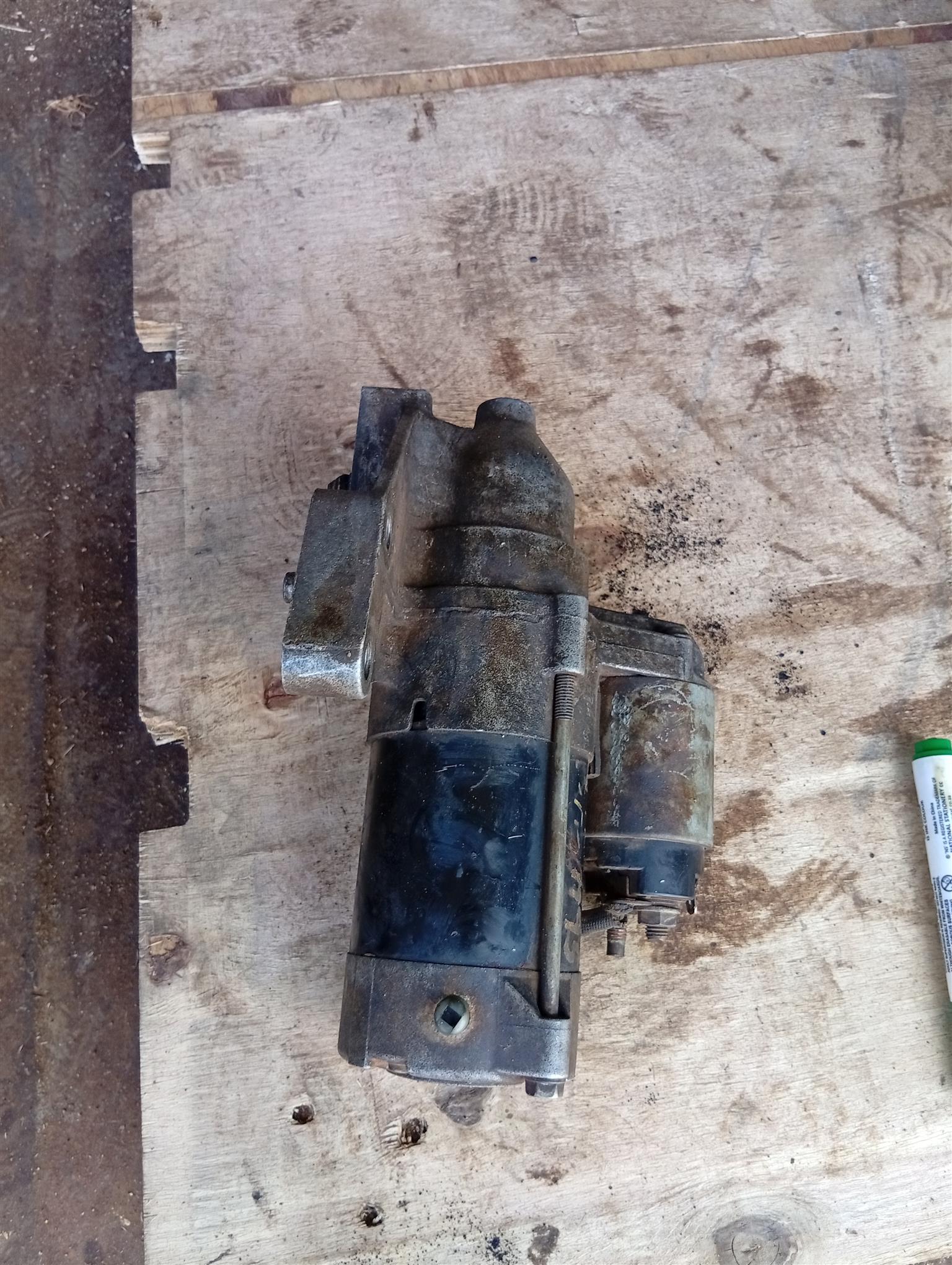 Dodge caliber 2.0 starter for sale - Private Seller