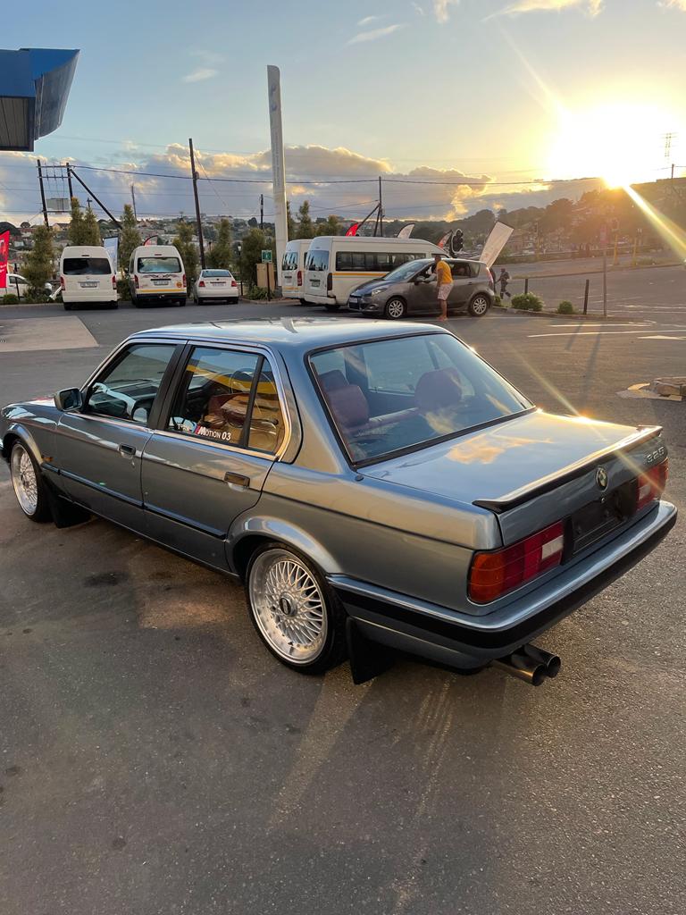 1991 BMW E30 325I | Junk Mail
