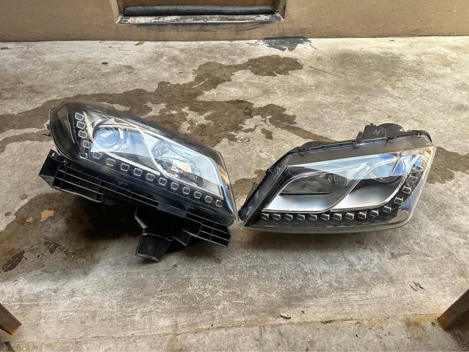 Haval h2 left and right headlight - Private Seller Haval h2 left and right headlight - Private Seller
