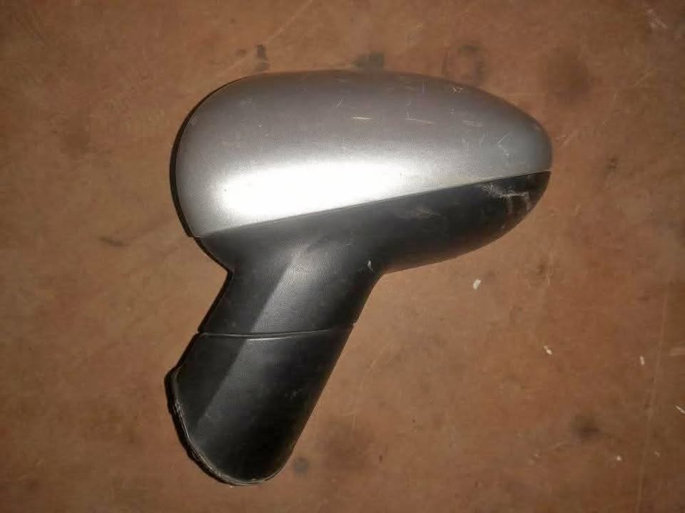 KIA RIO LEFT SIDE MIRROR AVAILABLE - Private Seller KIA RIO LEFT SIDE MIRROR AVAILABLE - Private Seller