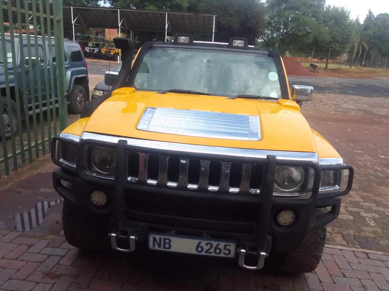 Another hummer H3