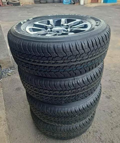 TOYOTA Legend RS original 18inch mags with brand new 265/60/18 Dunlop Grandtrek - Private Seller TOYOTA Legend RS original 18inch mags with brand new 265/60/18 Dunlop Grandtrek - Private Seller