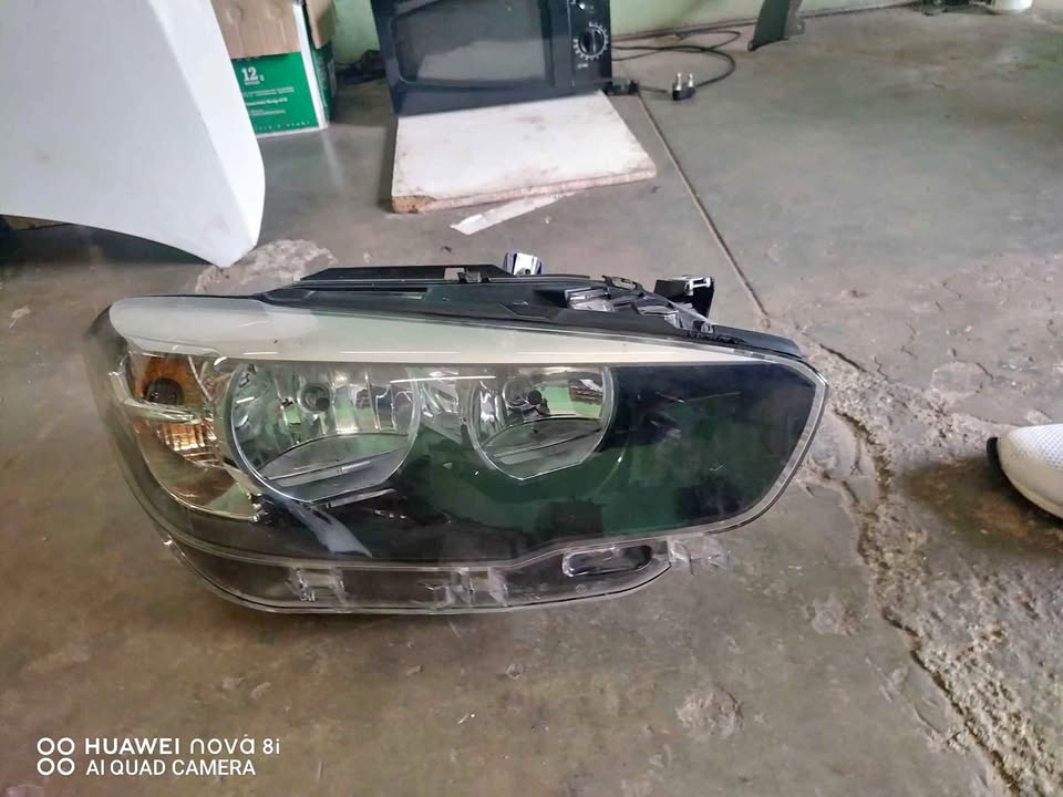 BMW F21 RIGHT NORMAL HEADLIGHT - Private Seller BMW F21 RIGHT NORMAL HEADLIGHT - Private Seller
