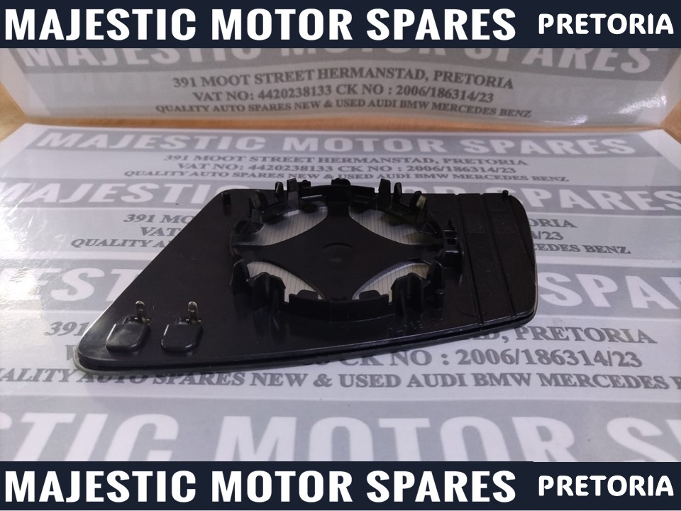 Mercedes side mirror glass for sale new facelift - Private Seller
