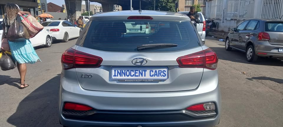 USED 2020 HYUNDAI i20 1.2 Elite Sportz, AUTOMATIC, SILVER COLOUR