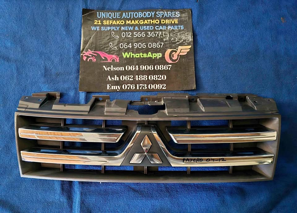 Mitsubishi Pajero Main Front Bumper Grill Mitsubishi Pajero Main Front Bumper Grill