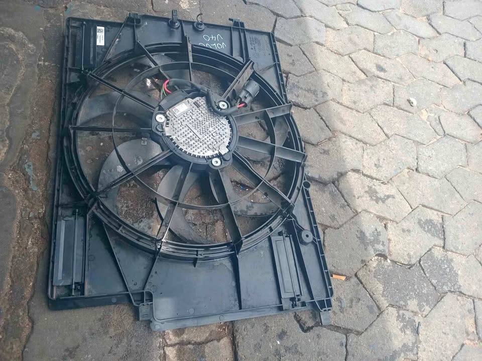 VOLVO XC40 RADIATOR FUN - Private Seller VOLVO XC40 RADIATOR FUN - Private Seller