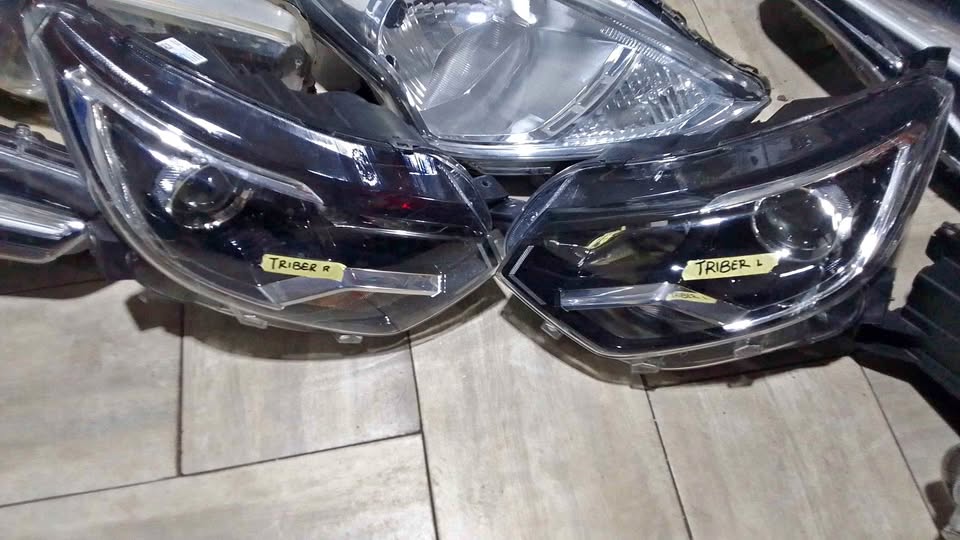 RENAULT TRIBER HEADLIGHTS - Private Seller RENAULT TRIBER HEADLIGHTS - Private Seller