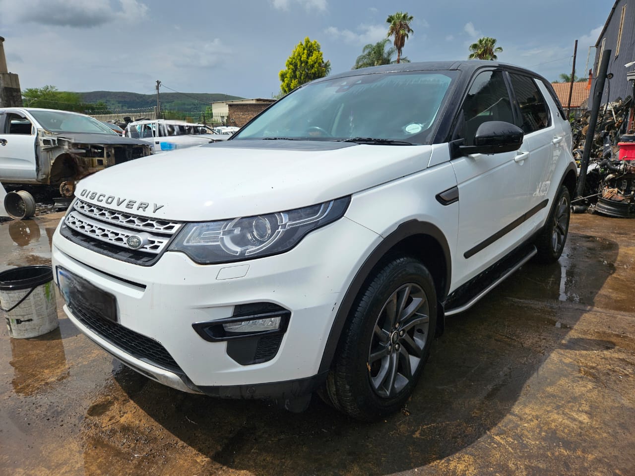 Land Rover Discovery Sport HSE SD4 2015 – Stripping for Spares!