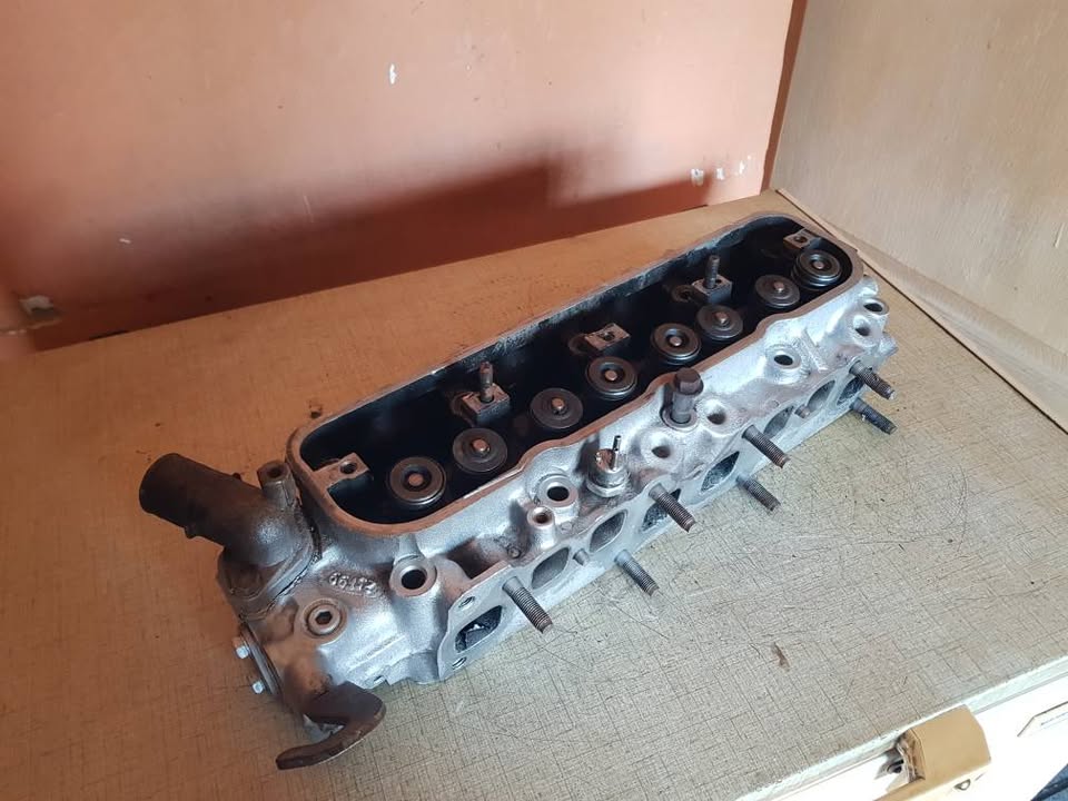 TOYOTA 2Y OR 3Y CYLINDER HEAD FORSALE