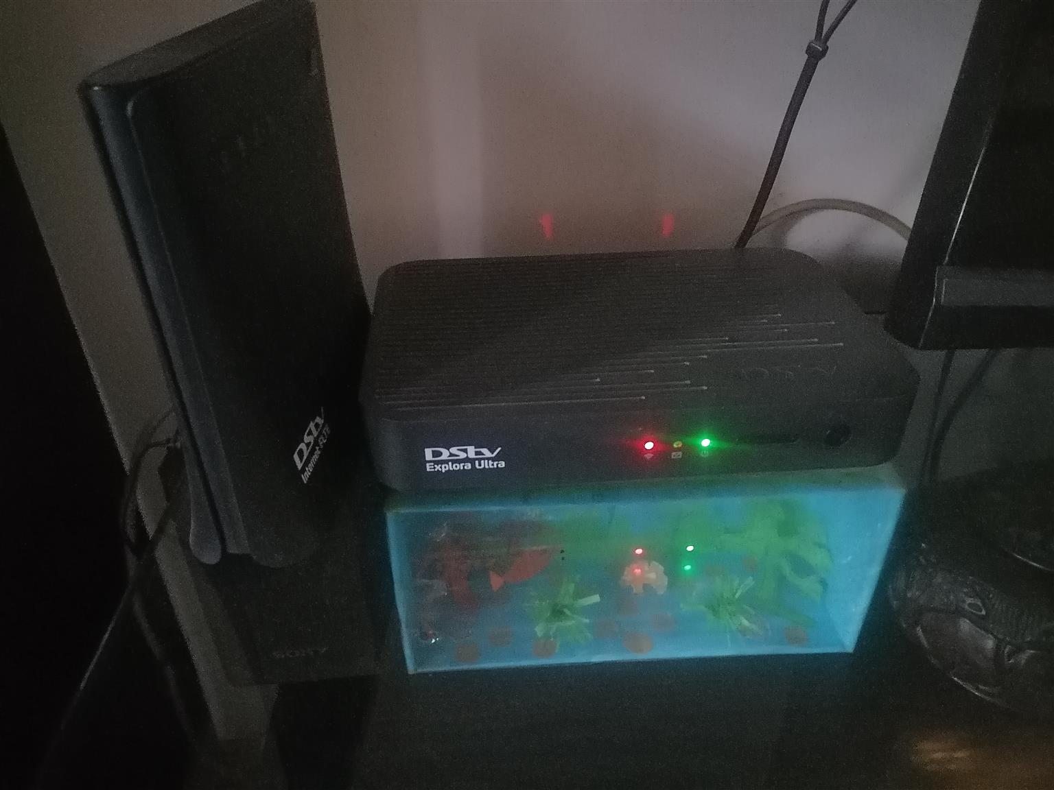 Dstv Explora Ultra and remote, 1 year old and still brand new condition