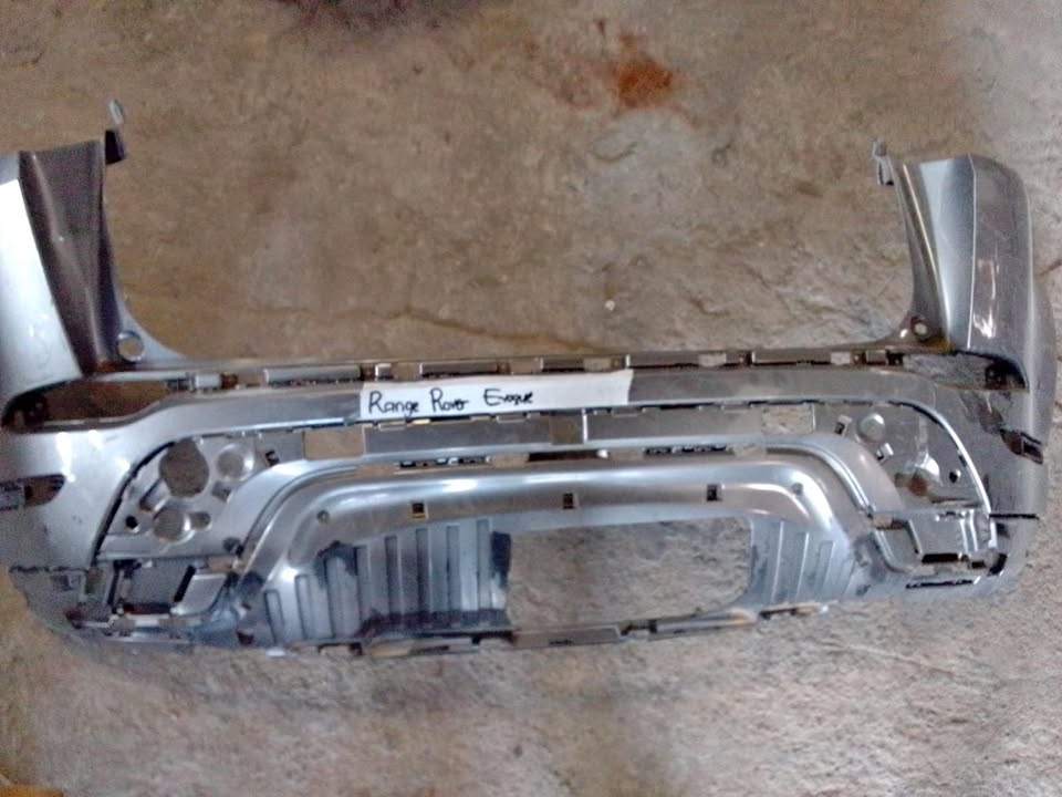 RANGE ROVER EVOQUE BACK BUMPER - Private Seller RANGE ROVER EVOQUE BACK BUMPER - Private Seller