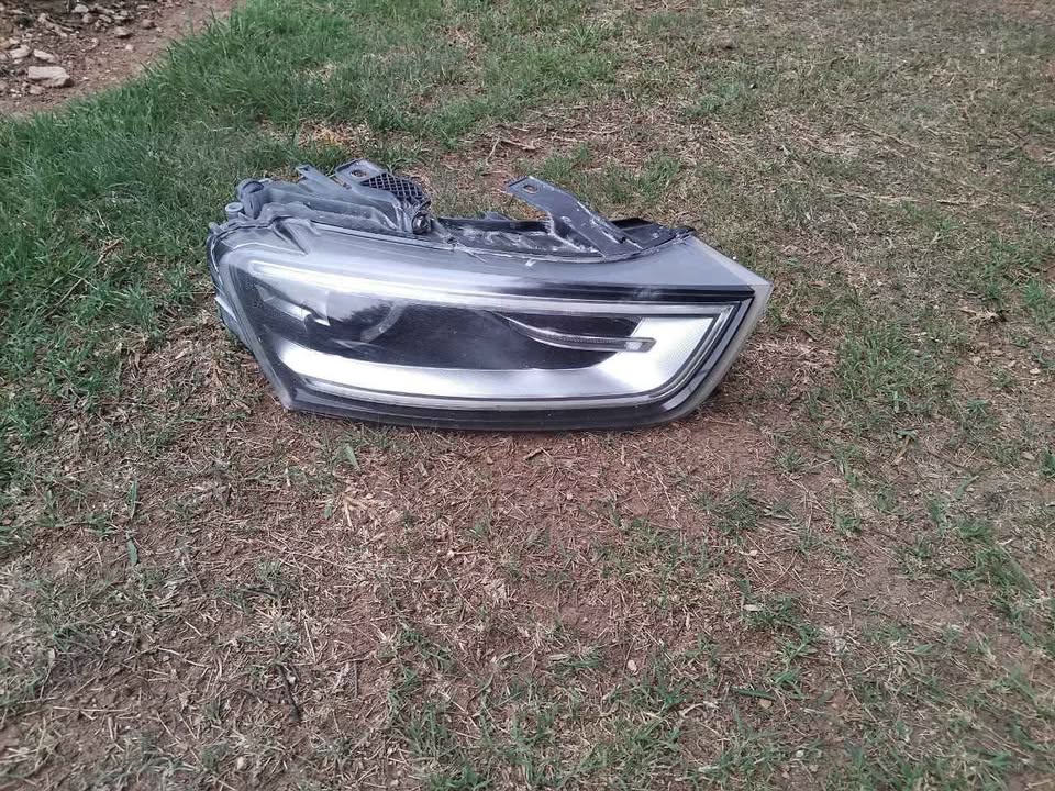 AUDI Q3 headlights for sell in good condition nice and clean - Private Seller AUDI Q3 headlights for sell in good condition nice and clean - Private Seller