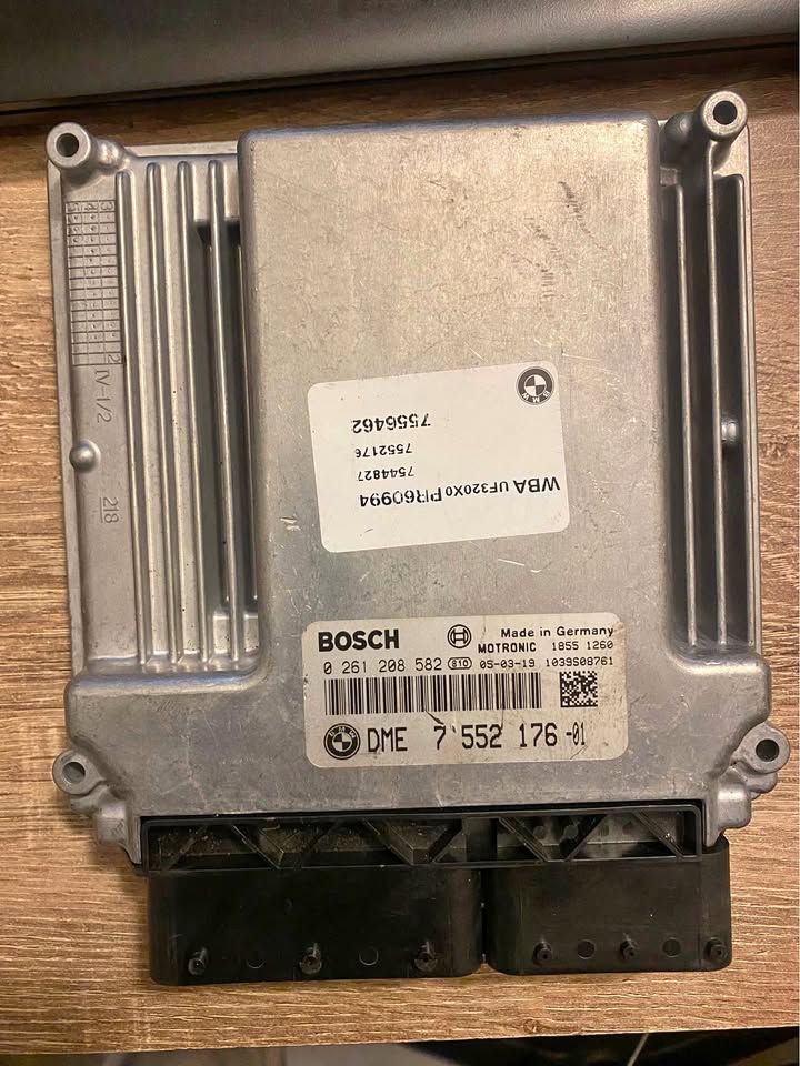 BMW E90 320d ECU COMPUTER BOX BMW E90 320d ECU COMPUTER BOX