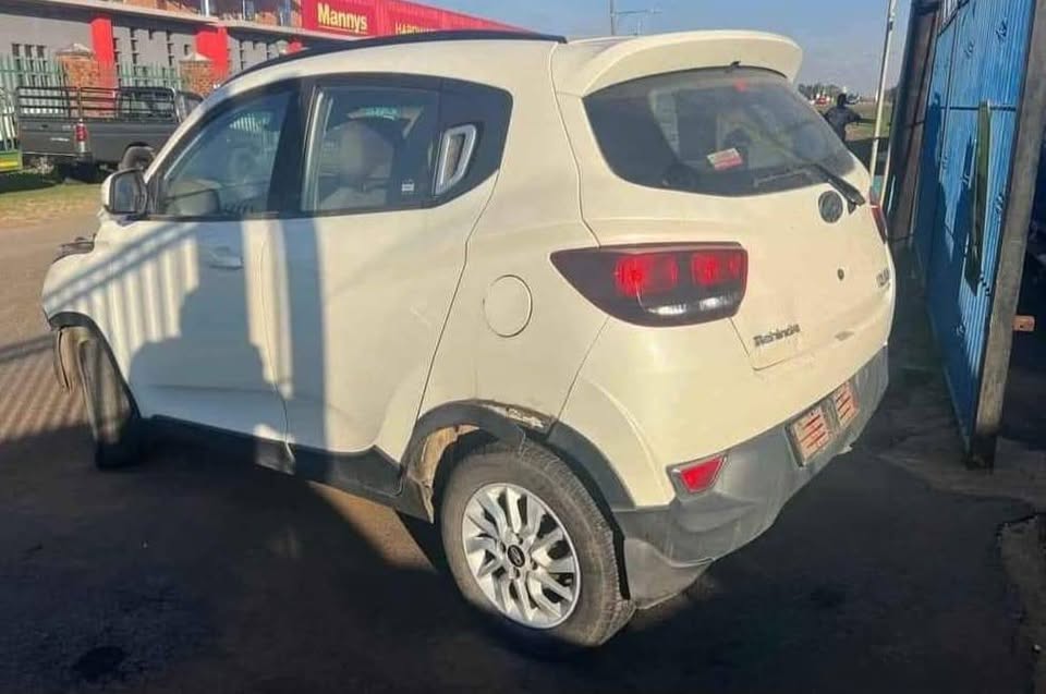 2017 Mahindra KUV100 1.2TD K8 stripping for parts my number WhatsApp or cell