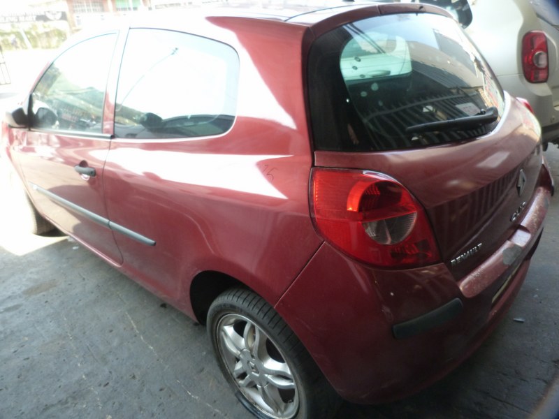 Renault Clio III 1.4 Expression Manual Red - 2007 STRIPPING FOR SPARES - Private Seller Renault Clio III 1.4 Expression Manual Red - 2007 STRIPPING FOR SPARES - Private Seller