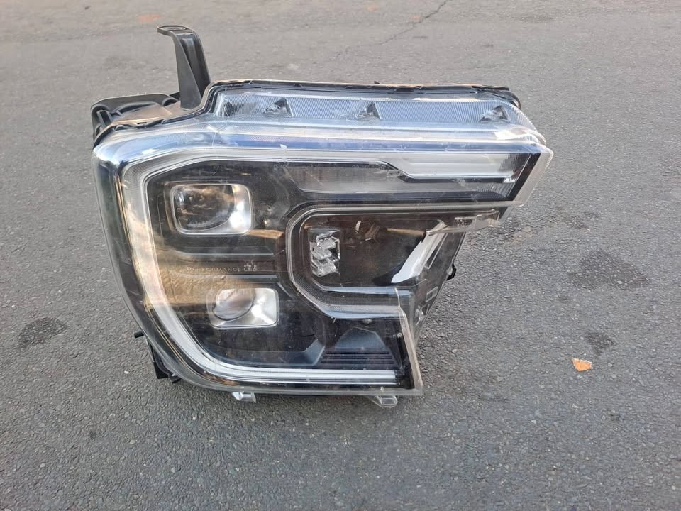 2022 - 2025 Ford Ranger T9 LED HEADLIGHT RIGHT HAND SIDE - Private Seller 2022 - 2025 Ford Ranger T9 LED HEADLIGHT RIGHT HAND SIDE - Private Seller