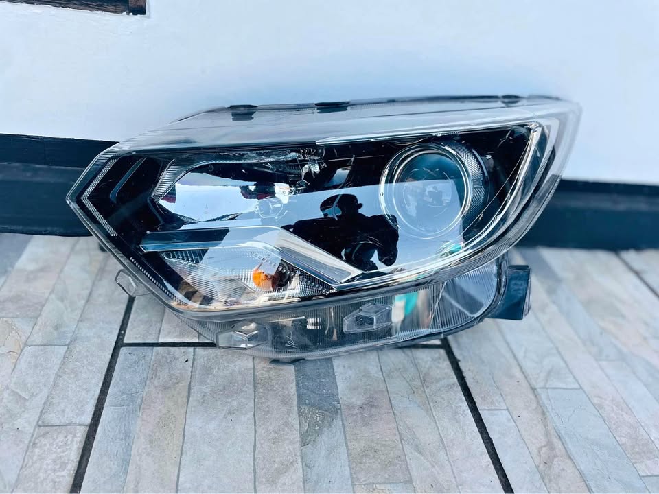 Renault tribe headlight - Private Seller Renault tribe headlight - Private Seller