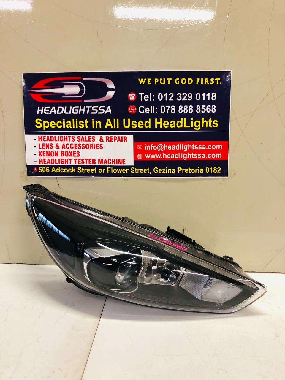 Ford Focus ST right side xenon black headlight (2014) - Private Seller Ford Focus ST right side xenon black headlight (2014) - Private Seller