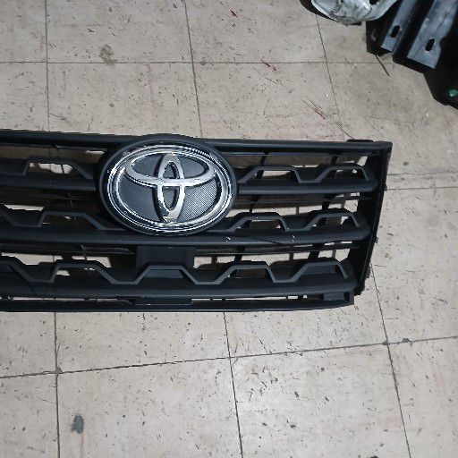 Toyota fortuner gd6 grill - Private Seller Toyota fortuner gd6 grill - Private Seller