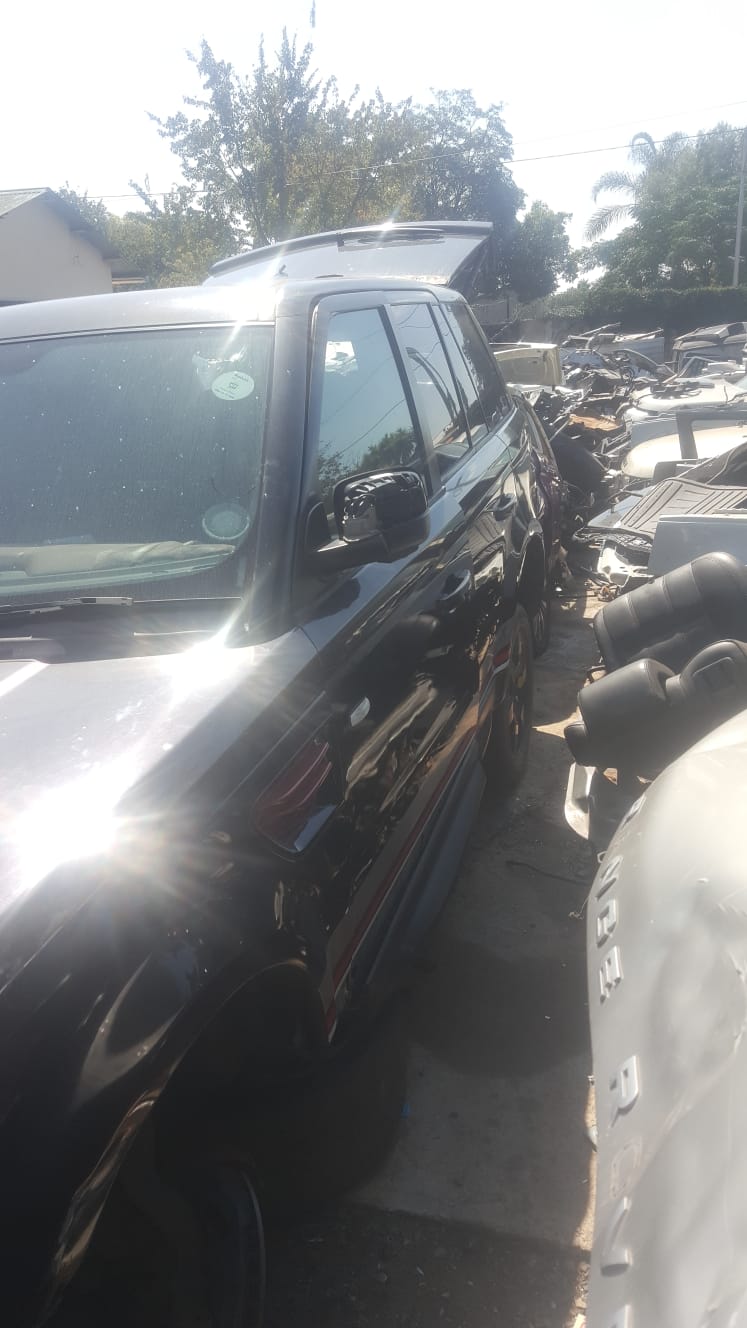 2012 Range Rover Sport 5.0 S/C Spares – Black in colour 2012 Range Rover Sport 5.0 S/C Spares – Black in colour